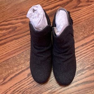 Blowfish Bude grey flannel bootie size 6
